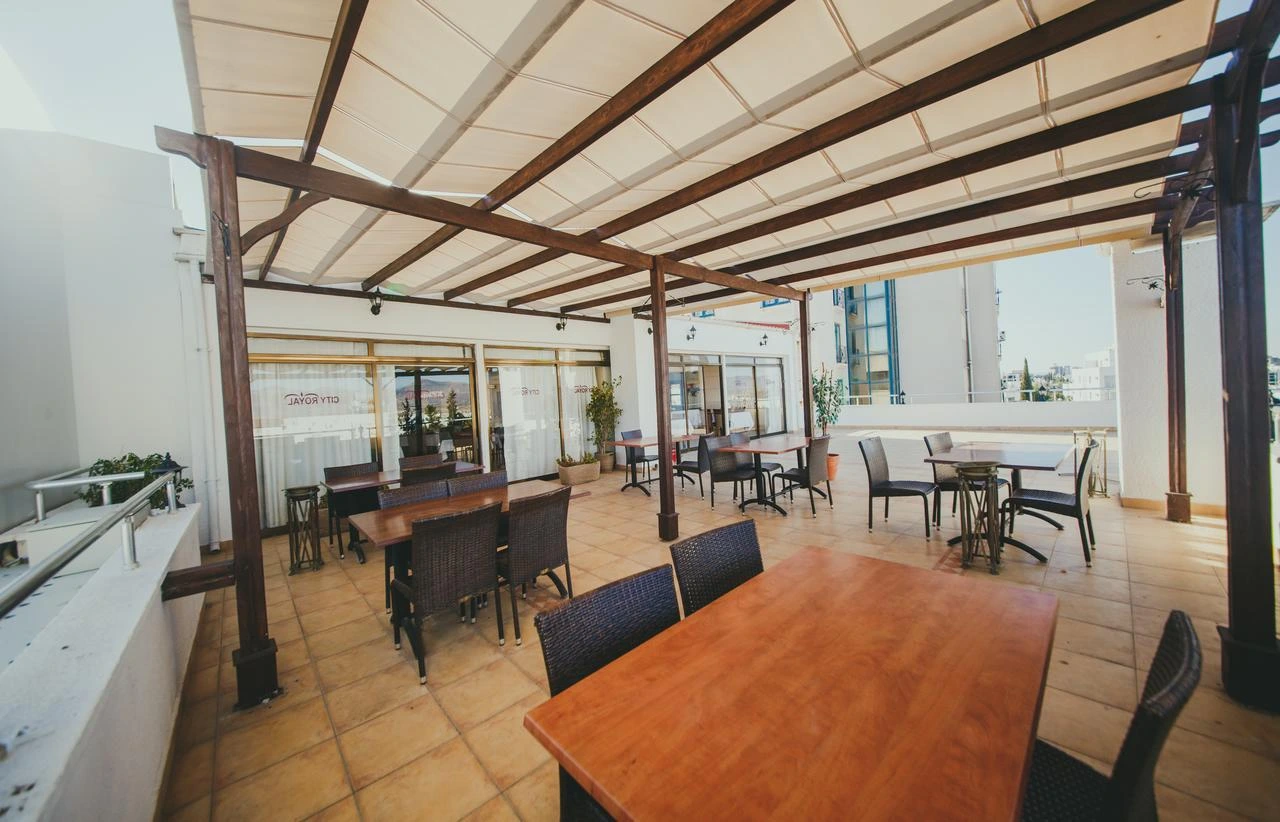 City Royal Hotel