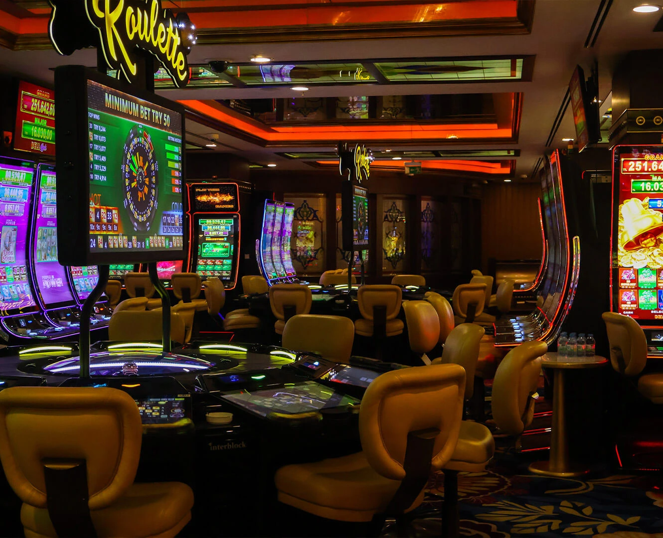 Cratos Premium Hotel