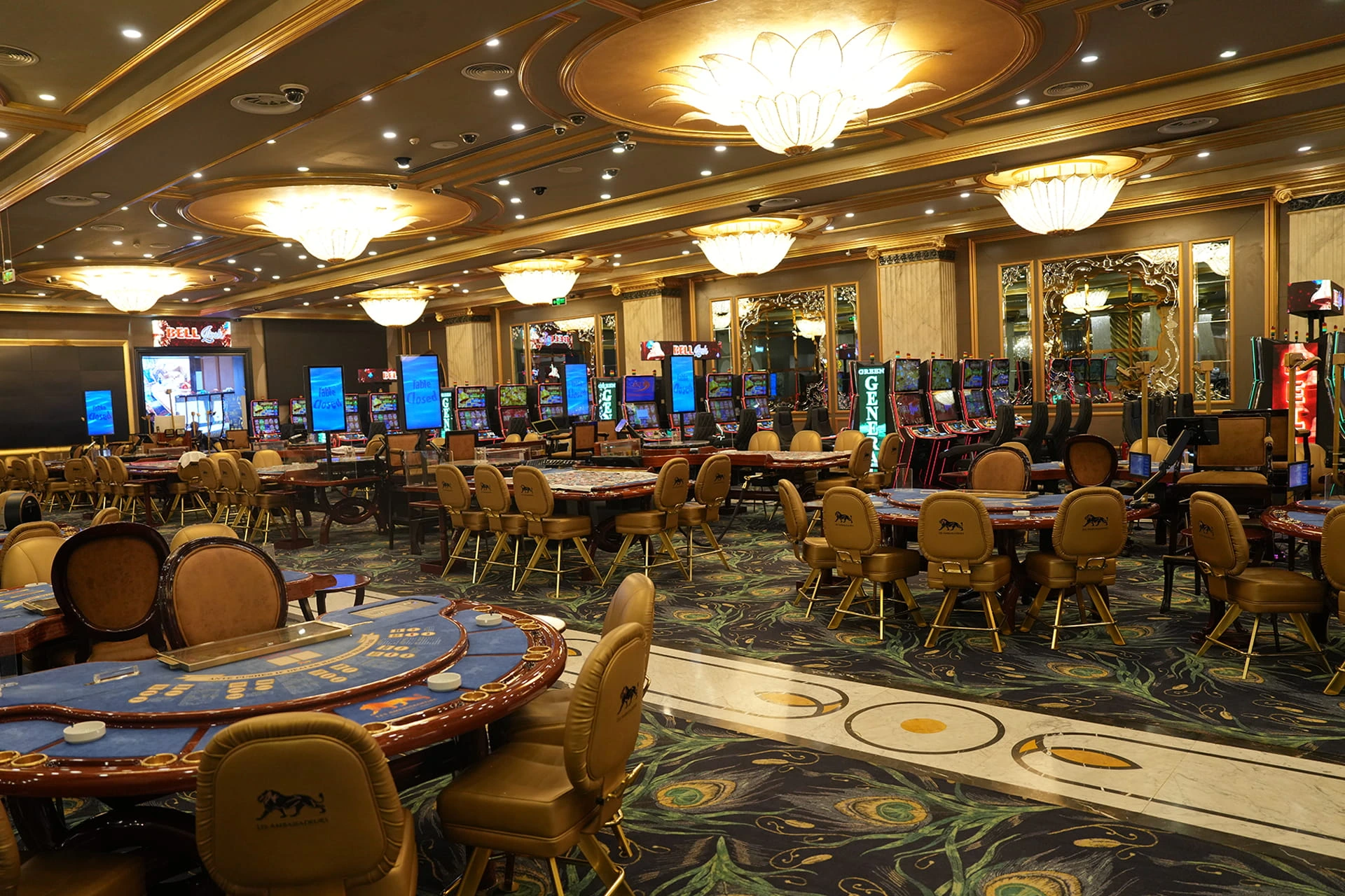 Les Ambassadeurs Hotel