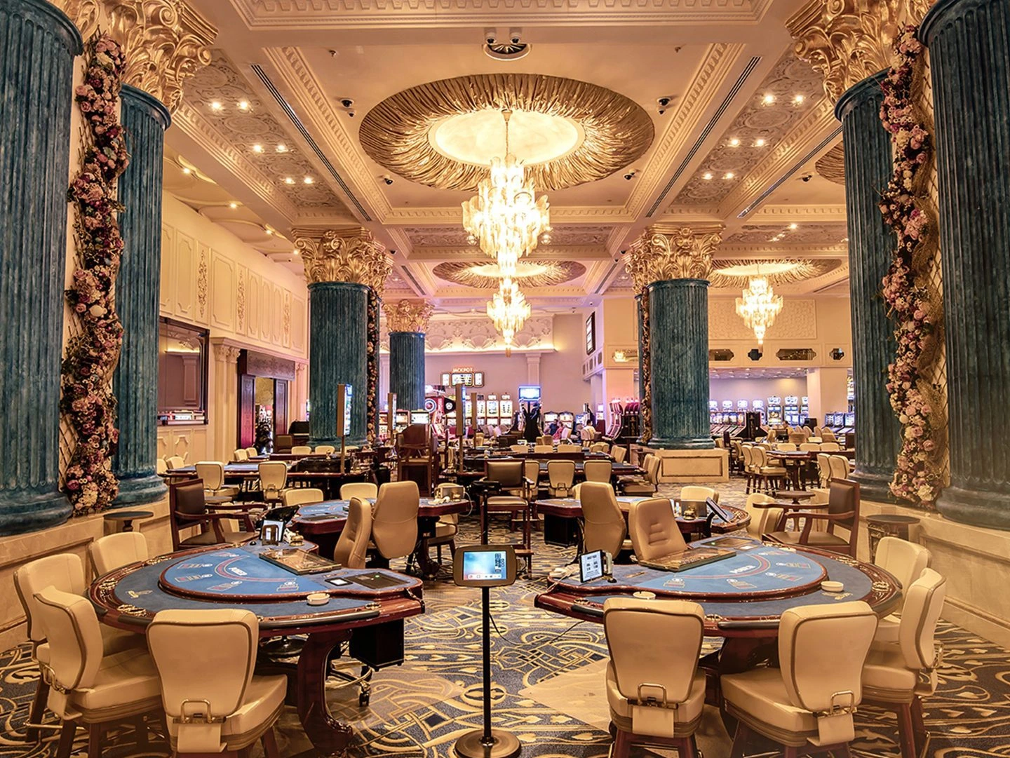 Lords Palace Hotel